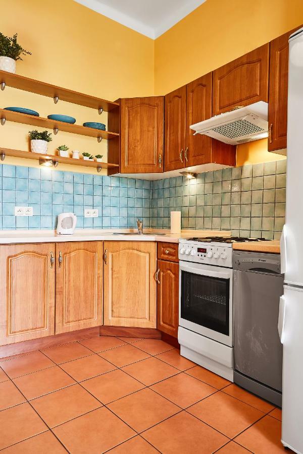 Green Yard Apartment Krowoderska Street Krakow Bagian luar foto